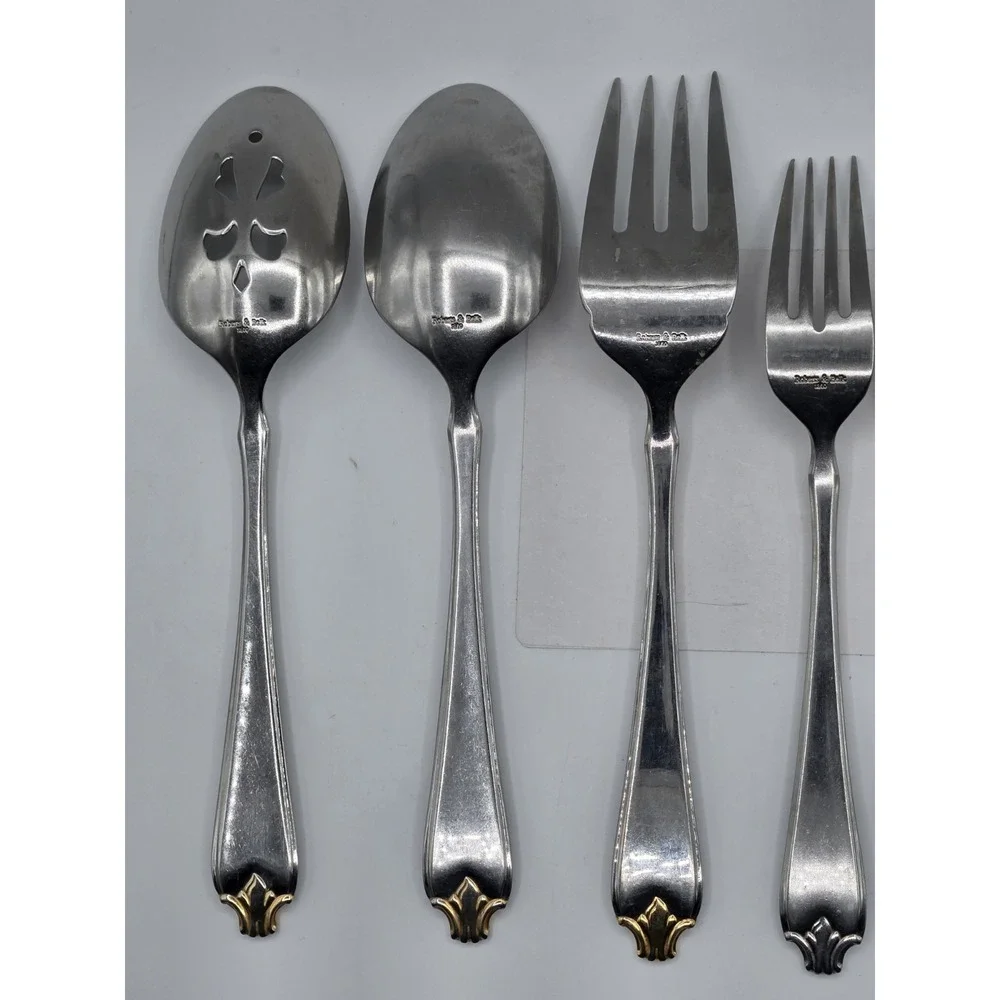 Roberts‎ & Belk 18/10 Flatware Lot Of 7 Pieces Serving Spoon Fork 4 Dinner Forks